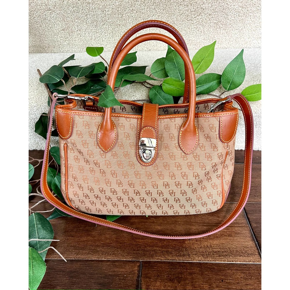 Dooney & Bourke vintage signature handbag